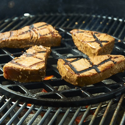 1  Tuna Tataki With Lemon Mayonnaise On Grill